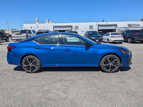 2025 Nissan Altima SR FWD
