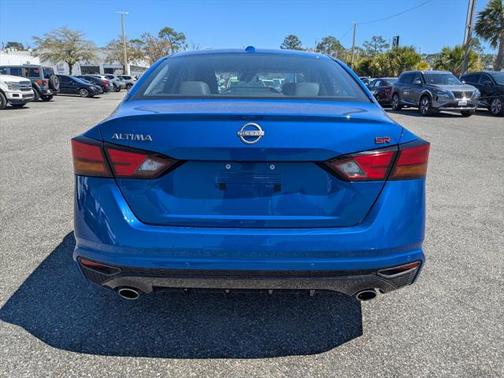 2025 Nissan Altima SR FWD