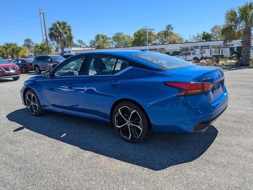 2025 Nissan Altima SR FWD