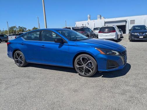 2025 Nissan Altima SR FWD