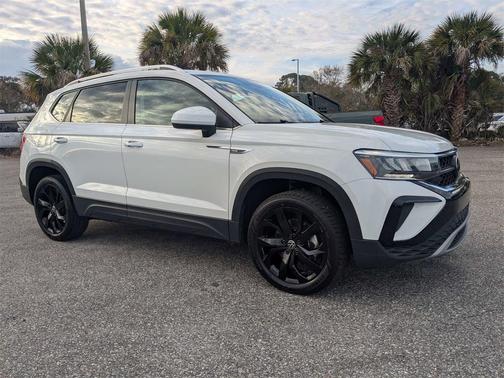 2024 Volkswagen Taos 1.5T SE