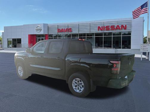 Super Black 2027 Nissan Frontier S