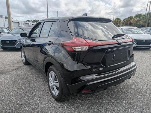 2025 Nissan Kicks S