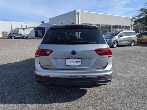 2024 Volkswagen Tiguan 2.0T SE