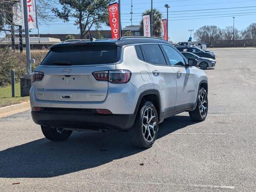 Silver Zynith Metallic Clearcoat 2025 Jeep Compass Limited
