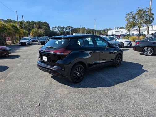 2023 Nissan Kicks S
