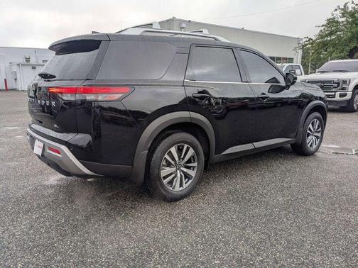 Super Black 2024 Nissan Pathfinder SL FWD