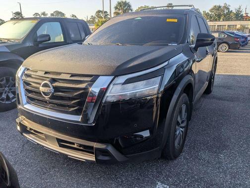 Super Black 2024 Nissan Pathfinder SL FWD