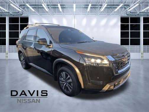 Super Black 2024 Nissan Pathfinder SL FWD