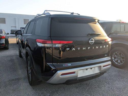 Super Black 2024 Nissan Pathfinder SL FWD