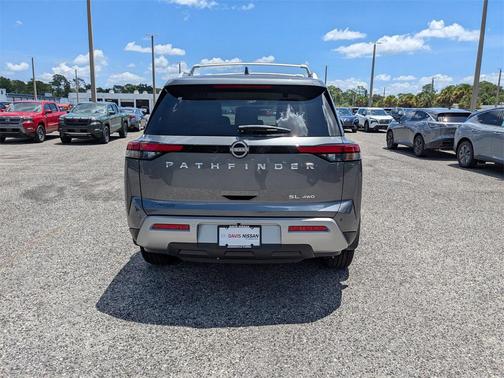 2025 Nissan Pathfinder SL 4WD