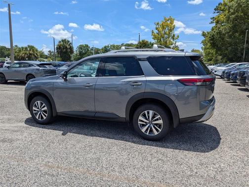 2025 Nissan Pathfinder SL 4WD
