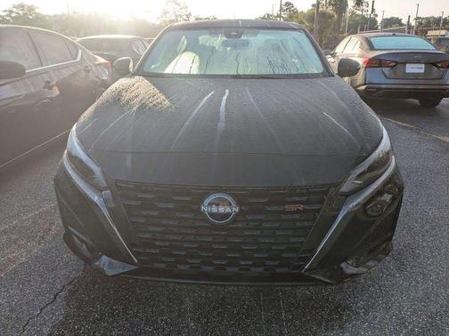 Super Black 2025 Nissan Altima SR FWD