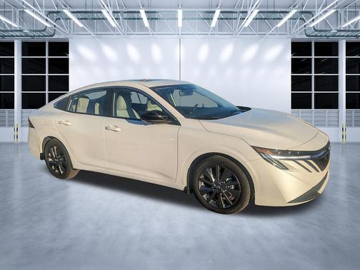Aspen White Tricoat 2026 Nissan Sentra SL