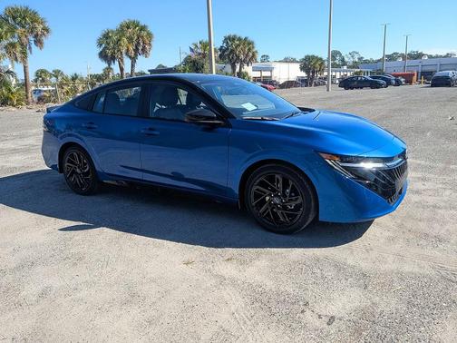 Bluestone Pearl/Super Black 2027 Nissan Sentra SR