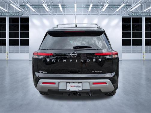 2025 Nissan Pathfinder Platinum FWD