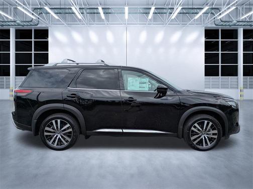2025 Nissan Pathfinder Platinum FWD