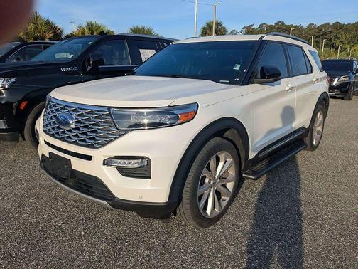 Star White Metallic Tri-Coat 2022 Ford Explorer Platinum