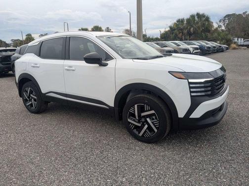 Fresh Powder 2026 Nissan Kicks SV