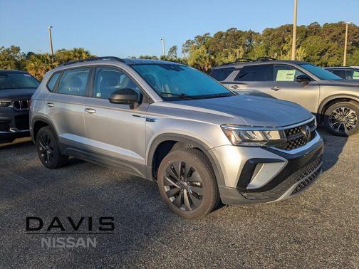 Platinum Gray Metallic 2024 Volkswagen Taos 1.5T S