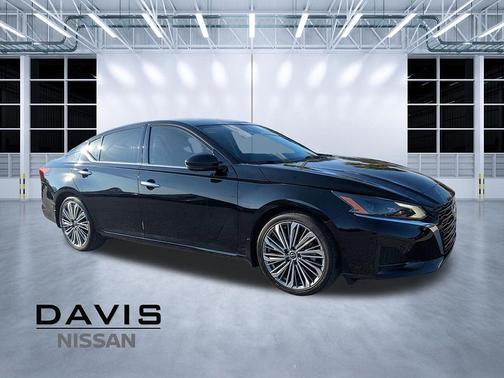 Super Black 2024 Nissan Altima 2.5 SL