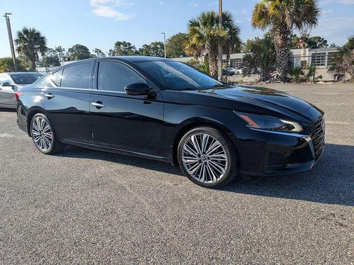 Super Black 2024 Nissan Altima 2.5 SL