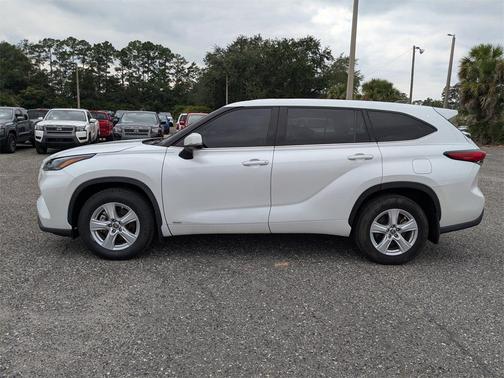 2022 Toyota Highlander Hybrid LE