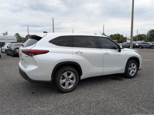 2022 Toyota Highlander Hybrid LE