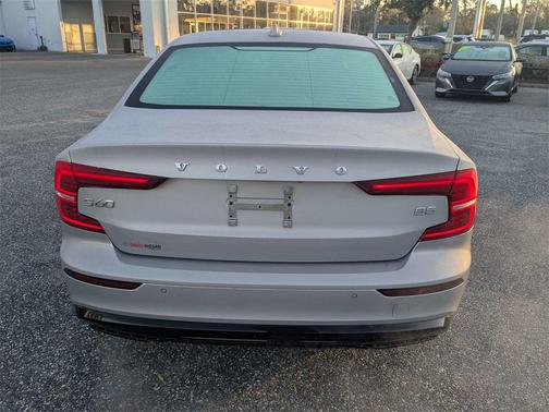 2024 Volvo S60 B5 Plus Dark Theme