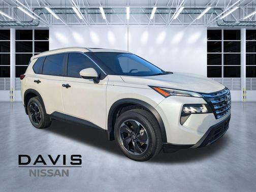 White Pearl 2025 Nissan Rogue SV