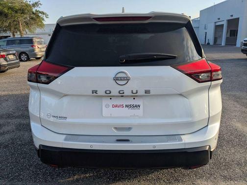 White Pearl 2025 Nissan Rogue SV