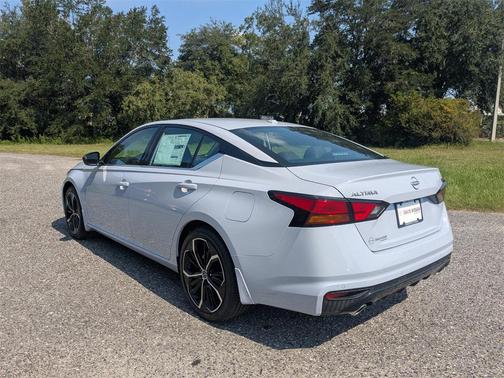 2025 Nissan Altima SR FWD