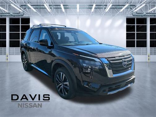 2025 Nissan Pathfinder Platinum FWD