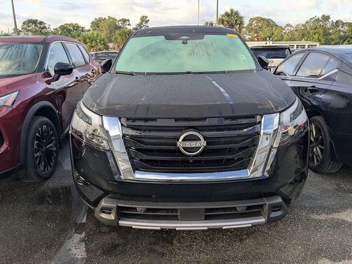 Super Black 2025 Nissan Pathfinder Platinum 4WD