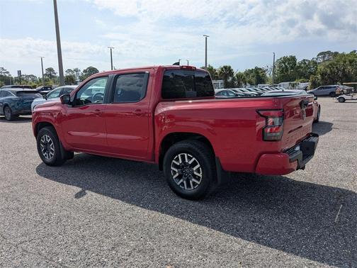 2025 Nissan Frontier SL