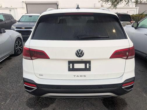 2024 Volkswagen Taos 1.5T SE