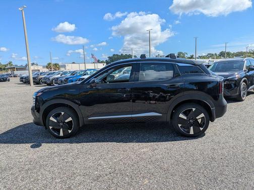 Super Black 2026 Nissan Kicks SR