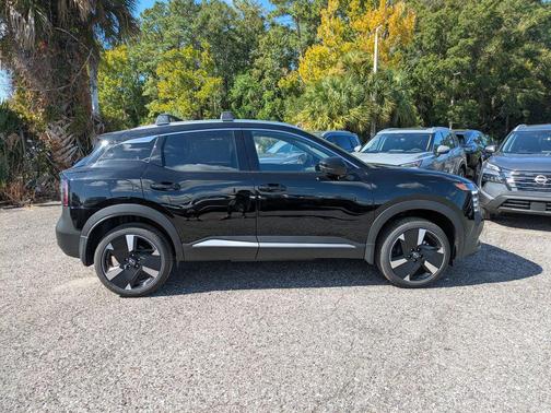 Super Black 2026 Nissan Kicks SR
