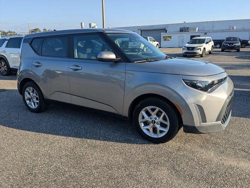 Steel Gray 2023 Kia Soul LX