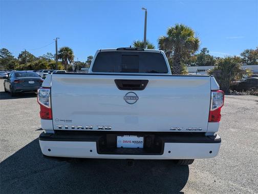 2024 Nissan Titan XD SV
