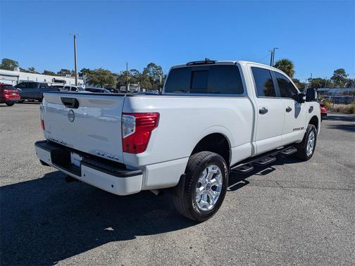 2024 Nissan Titan XD SV