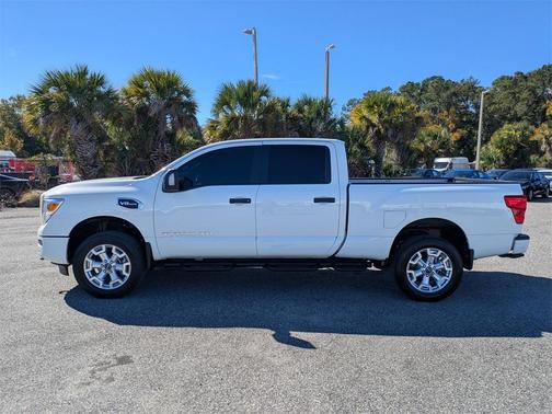 2024 Nissan Titan XD SV