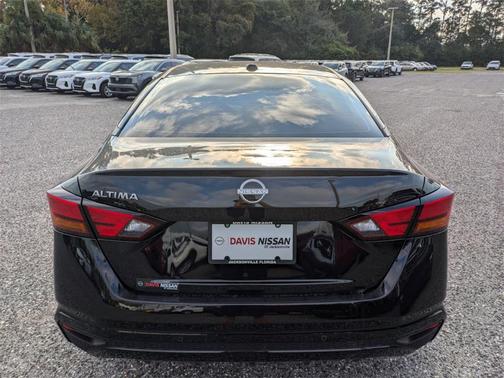 2025 Nissan Altima S FWD