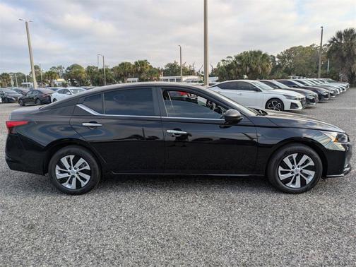 2025 Nissan Altima S FWD