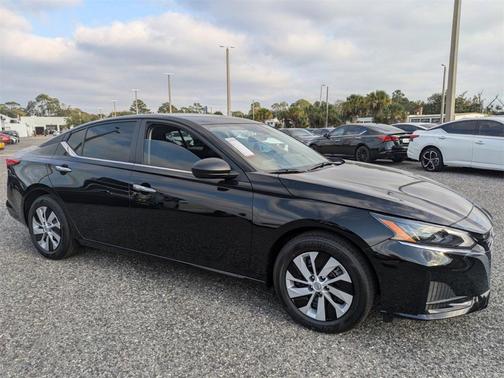 2025 Nissan Altima S FWD