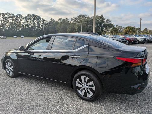 2025 Nissan Altima S FWD