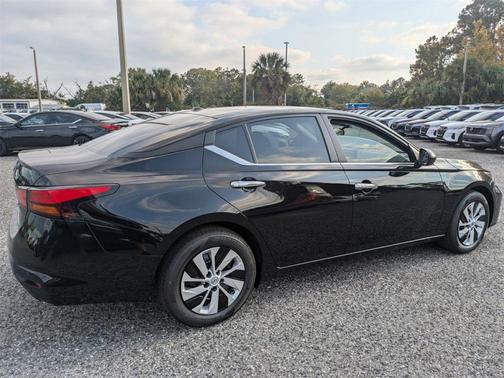 2025 Nissan Altima S FWD