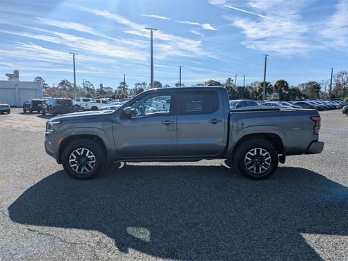 2024 Nissan Frontier SL
