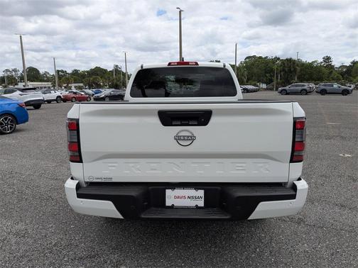 2025 Nissan Frontier SV