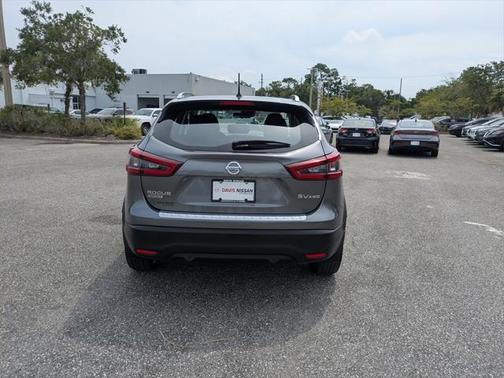 2022 Nissan Rogue Sport SV